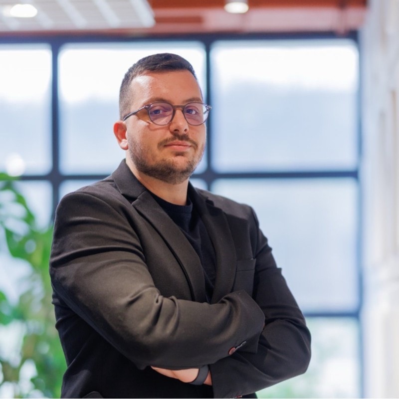 Portrait of Leon Mitev, Senior Marketer at Chisto.mk
